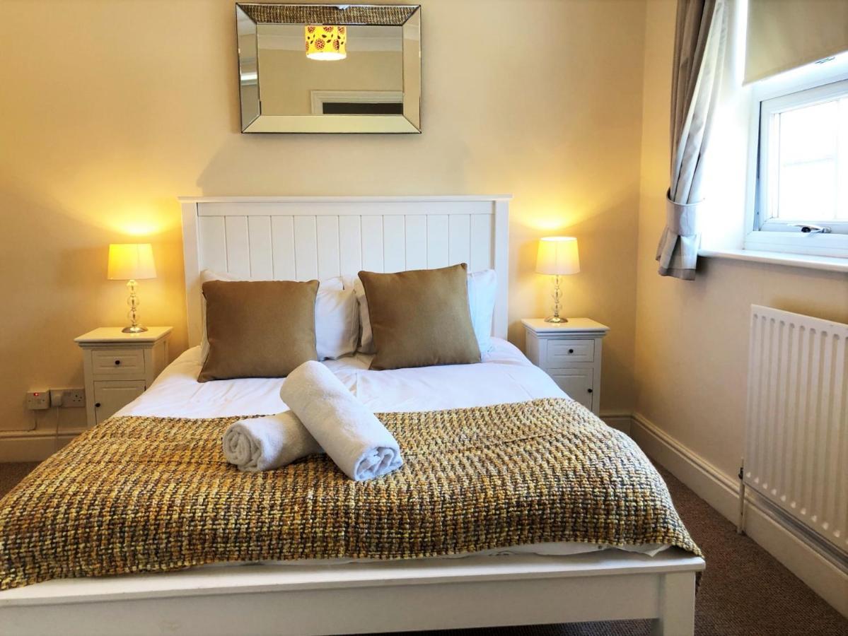 Garfield Place Cosy 2-Bedroom Cottage Central Windsor With Parking Exterior photo
