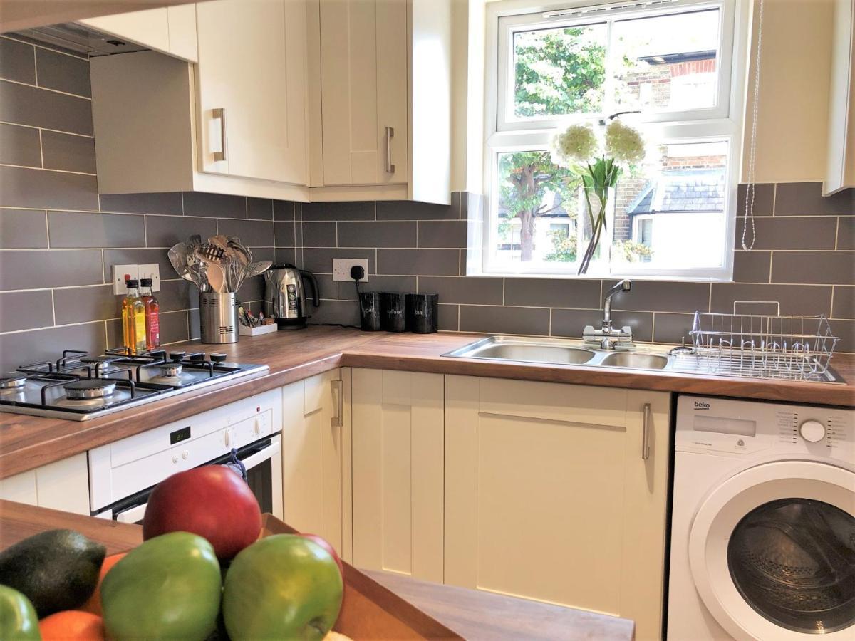 Garfield Place Cosy 2-Bedroom Cottage Central Windsor With Parking Exterior photo